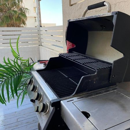 דירת סטודיו יפיפיה על גג ומרפסת שמש ברחוב הירקון Lägenhet Tel Aviv Exteriör bild