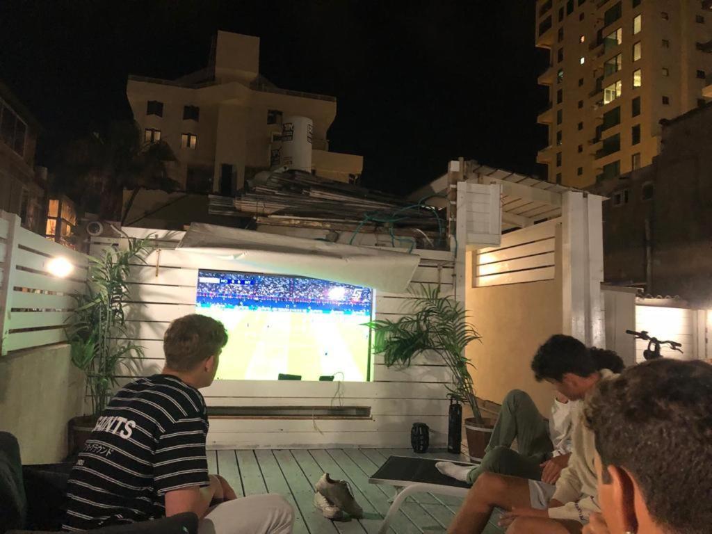 דירת סטודיו יפיפיה על גג ומרפסת שמש ברחוב הירקון Lägenhet Tel Aviv Exteriör bild